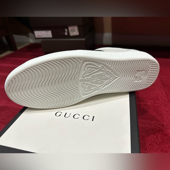 Gucci Shoes Mens Gucci Ace Embroidered Sneakers With Bumblebee And The Red Green Prints Us8